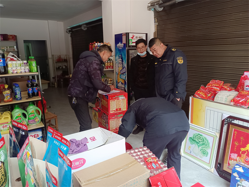 洞口县山门镇开展烟花爆竹“打非”联合执法专项行动