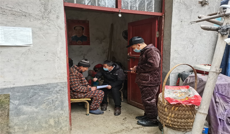 洞口县茶铺茶场管理区开展监测户走访慰问活动