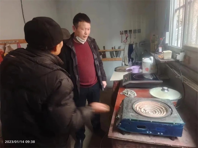 邵东经开区开展节前安置区过渡棚安全检查整治行动