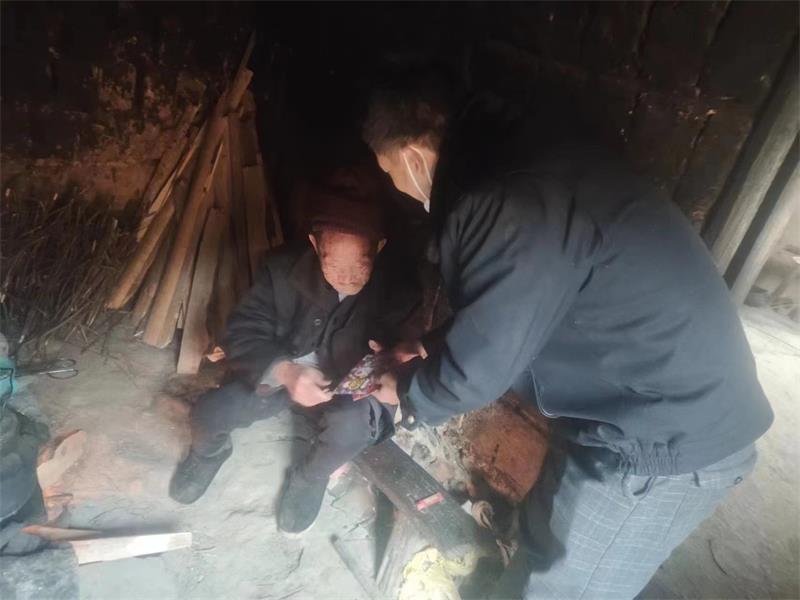新宁县住建局组织开展春节前走访慰问活动