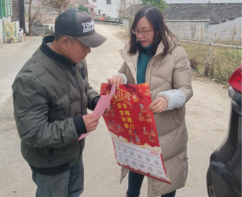 洞口县毓兰镇开展节前禁毒宣传谈心谈话活动