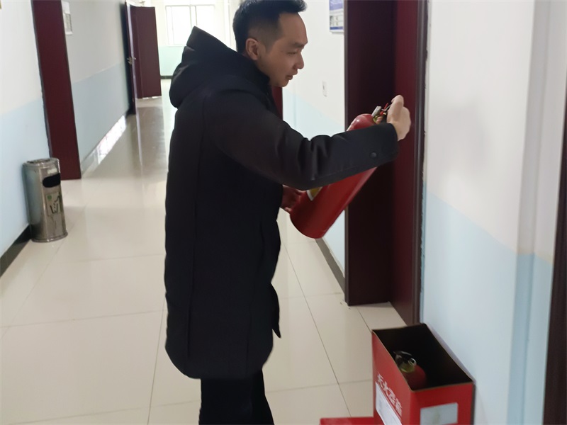 隆回县自来水公司开展节前消防安全检查