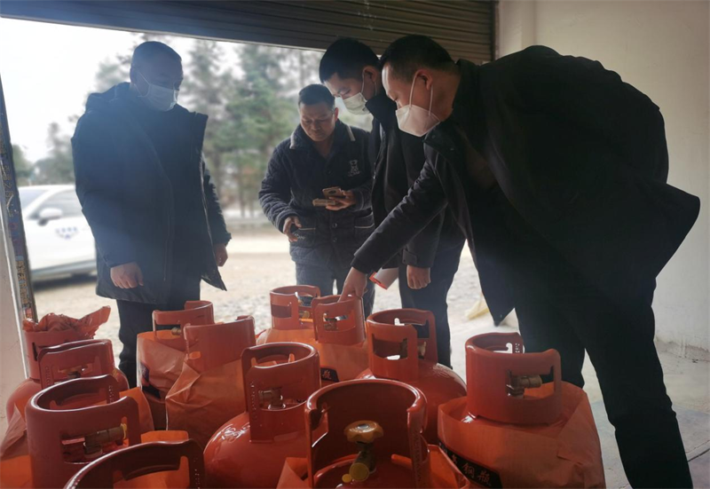 洞口县古楼乡开展岁末年初安全生产大检查