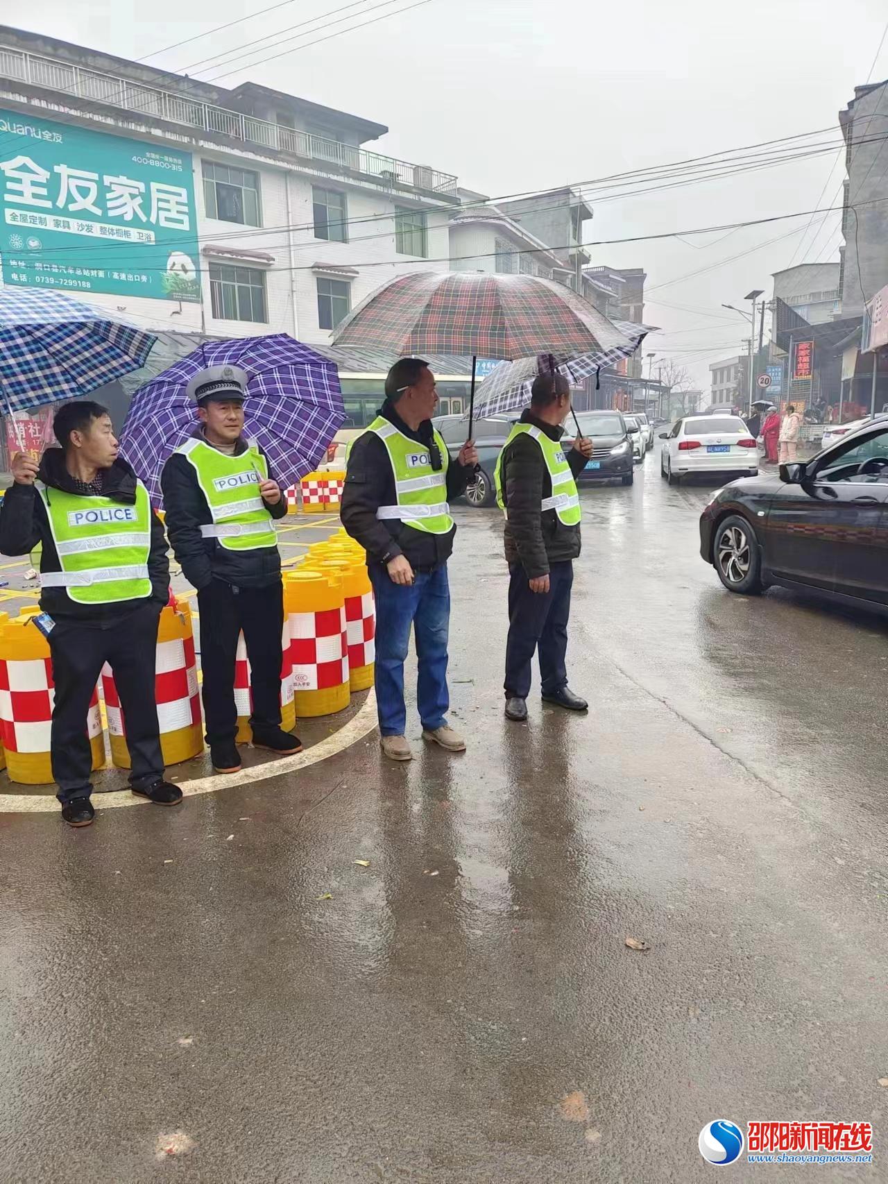 洞口县花园镇：全力做好春节保通保畅工作