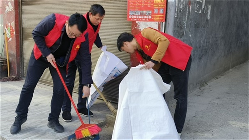 隆回县高平镇开展春节节后人居环境清运行动
