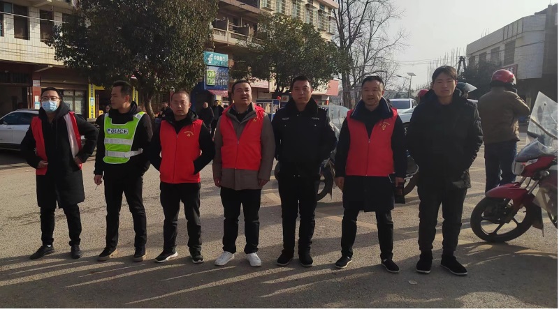 邵东市双凤乡：党员干部齐上阵，上街执勤保畅通