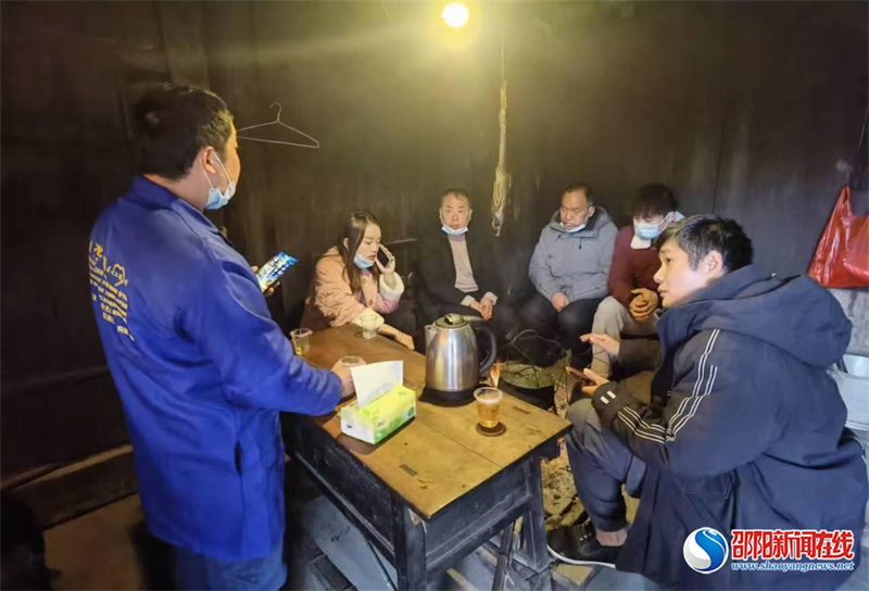 洞口县月溪镇开展两节前后自建房安全宣传工作

