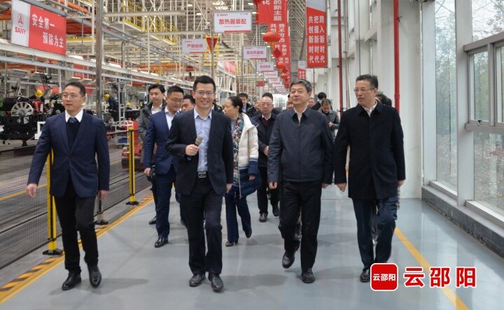 严华到邵阳经开区企业走访 上门送服务解难题