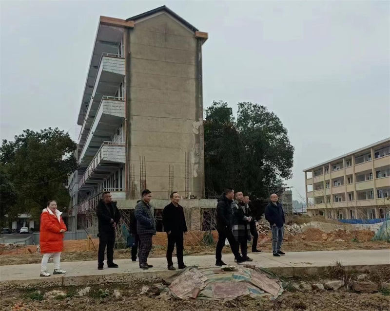 情寄桑梓 聚力铸才——邵东市廉桥镇乡贤会调研走访定向捐助学校