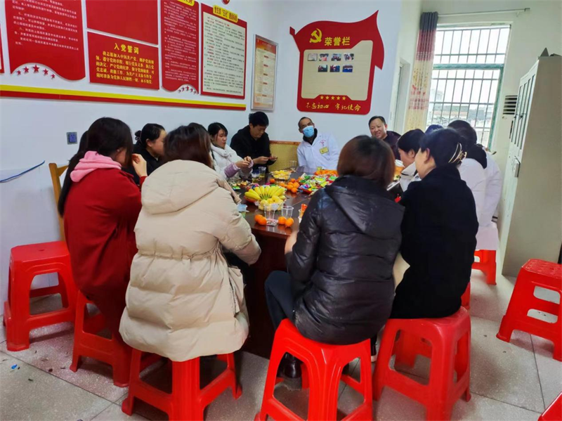 邵东市火厂坪镇中心卫生院举办退休职工欢送会