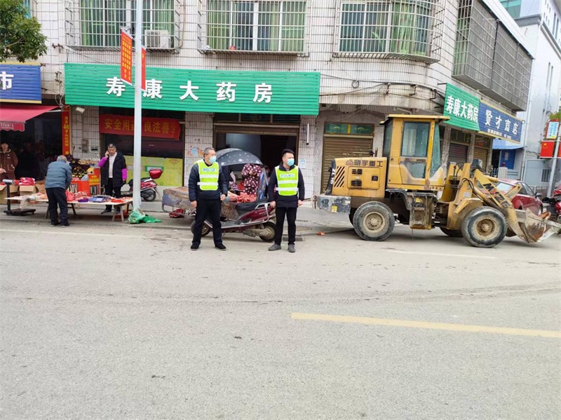 新邵县潭府乡：“三不减”做好春运收尾工作