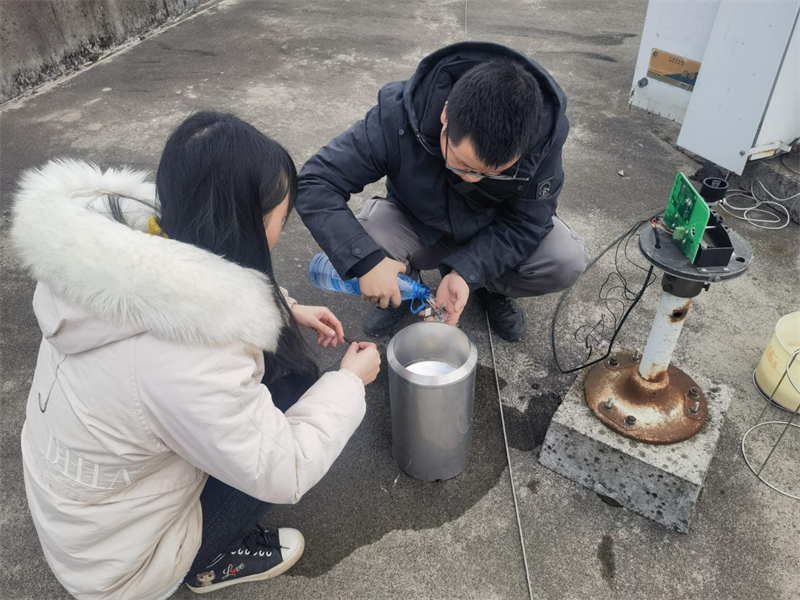 新宁县气象局：全力做好汛前区域站巡检维护工作 