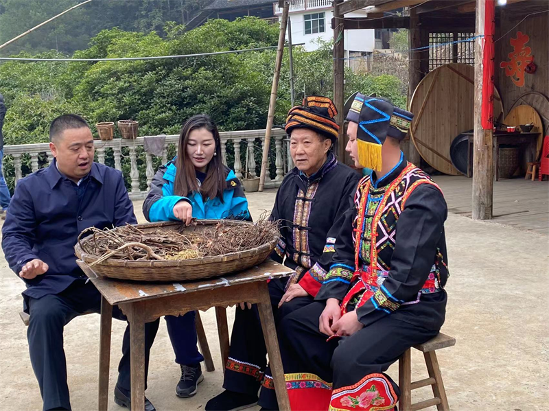 央视《了不起的中医》系列纪录片来城步取材拍摄