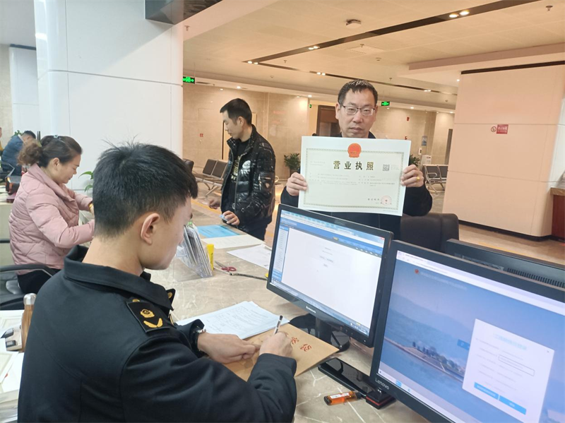 新宁县市场监督管理局：推进“放管服”改革 市场主体提升获得感