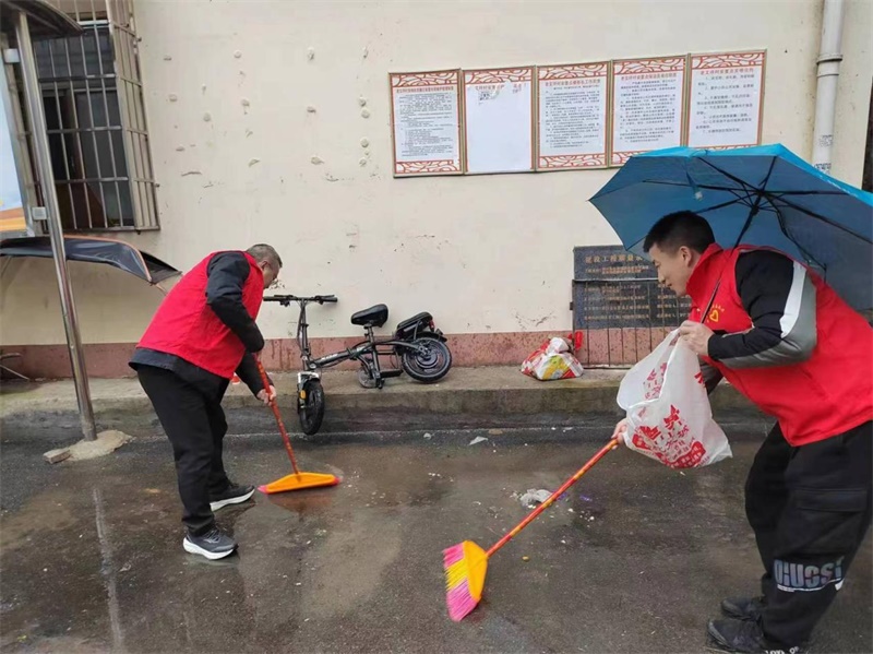 洞口县长塘瑶族乡老艾坪村：积极开展环境卫生大清扫志愿服务活动