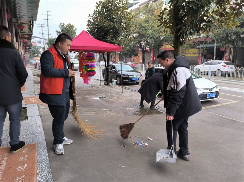 洞口县山门镇开展学雷锋志愿活动暨周五卫生大整治活动