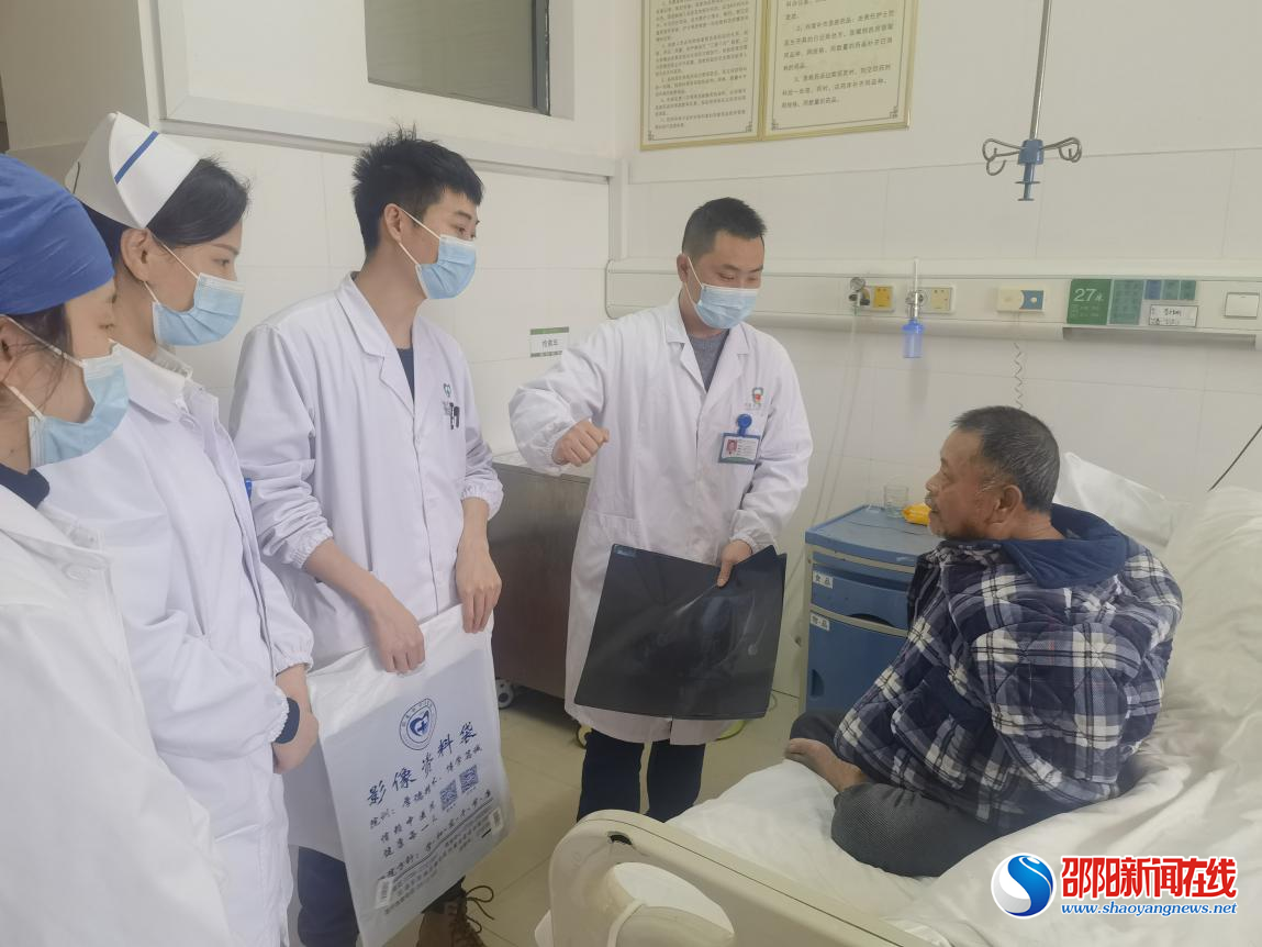 邵东市中医医院独立完成首例肱骨头置换术