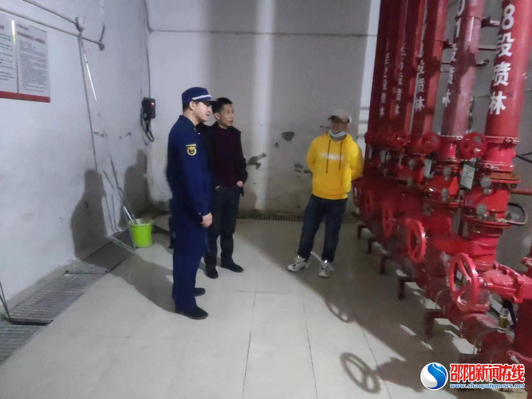 隆回县桃花坪街道对部分区域开展消防安全检查