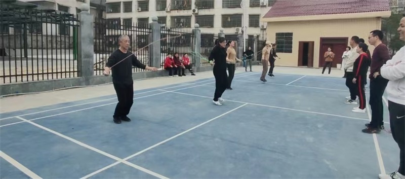 洞口县文昌街道城关中学庆祝“三八”妇女节