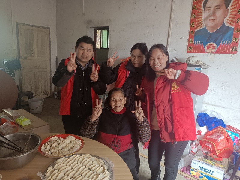 洞口县民政局开展学雷锋志愿服务活动