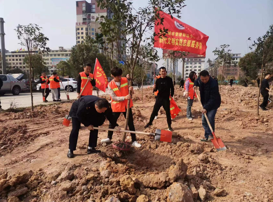 新宁城管 “廉心”为民，让荒地化身“城市花园”
