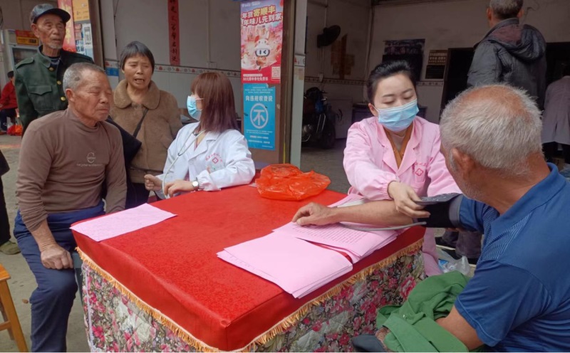洞口县毓兰镇中心卫生院：共筑民族情，义诊暖人心