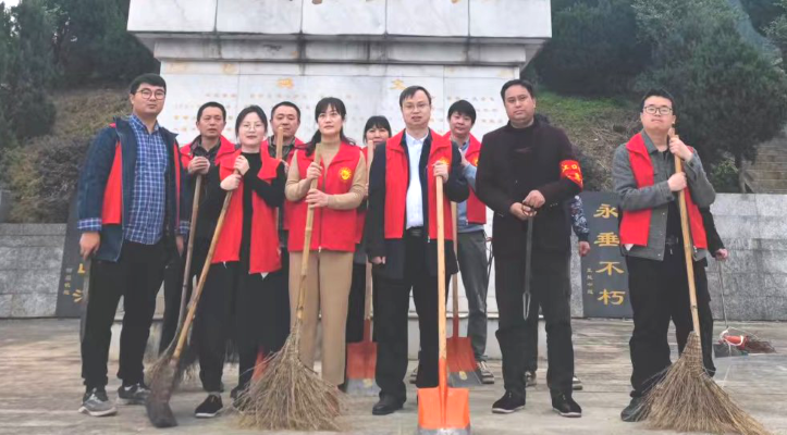 洞口县江口镇开展“学雷锋”暨周五大扫除主题活动