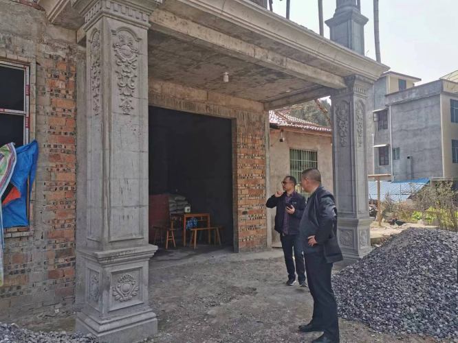 洞口县桐山乡九龙村组织精干力量持续开展居民自建房专项行动
