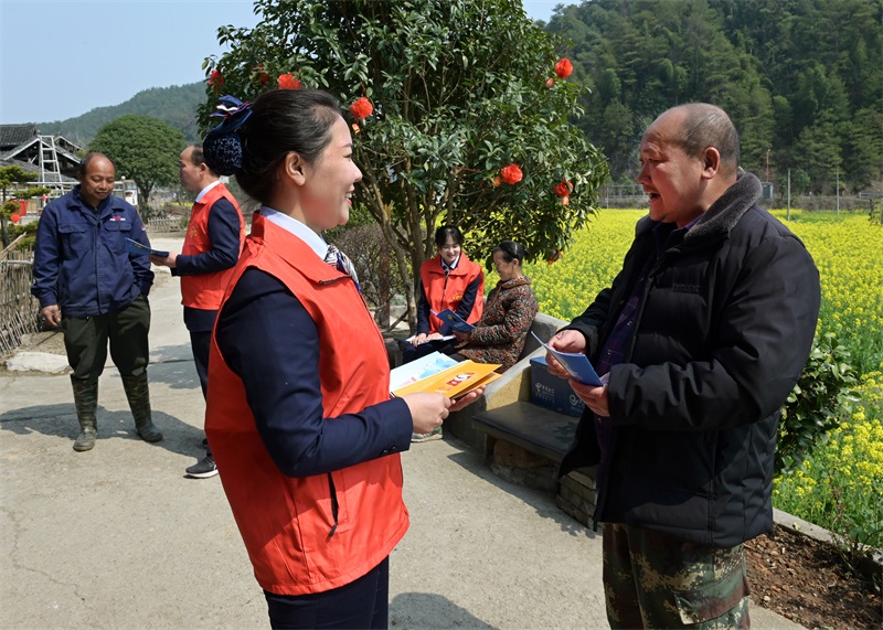 共筑诚信消费环境 提振金融消费信心——绥宁农商银行在行动  