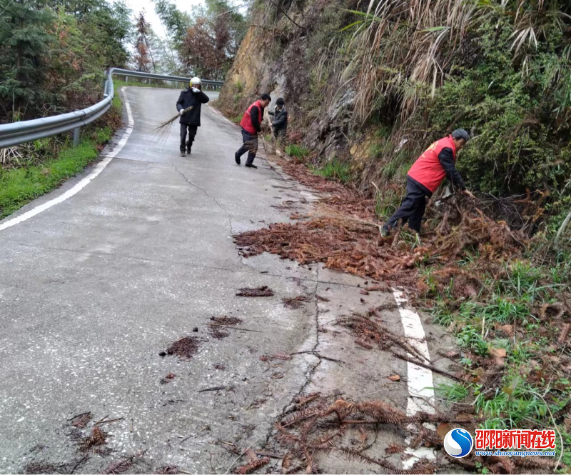 洞口县桐山乡：民族团结 齐心协力 共扫家乡路