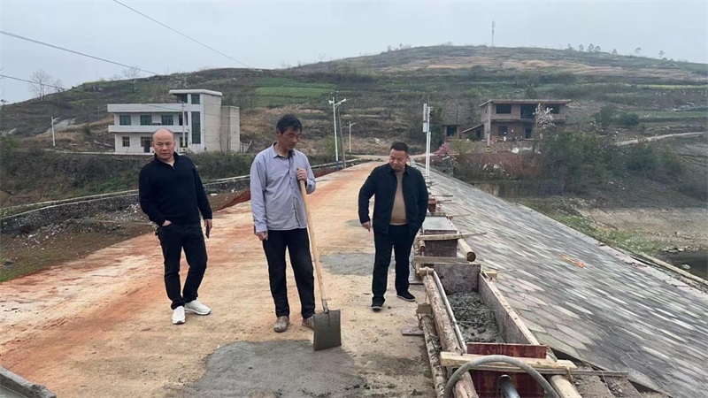 邵东市团山镇开展巡河活动