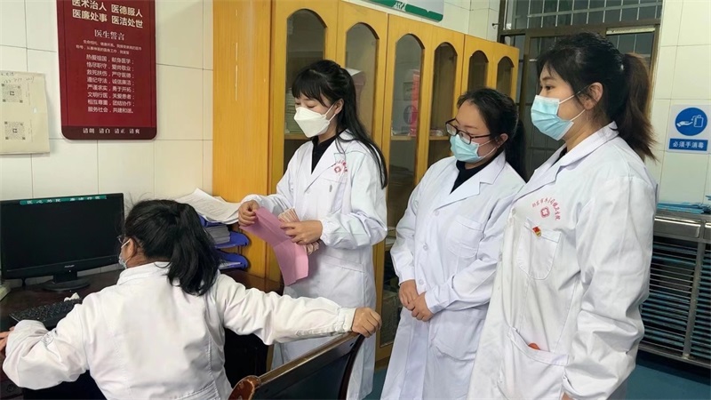 邵东市牛马司镇卫生院：爱心捐赠，情暖职工