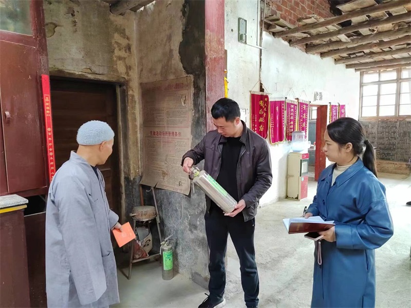 新邵县小塘镇扎实开展宗教活动场所安全生产检查
