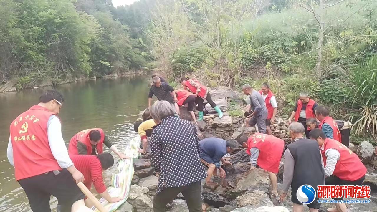 洞口县醪田镇新书院村：村民代表联系群众 打通服务群众“最后一公里”