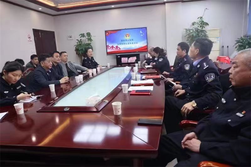 邵阳县公安局为龙明芳举行光荣退休仪式