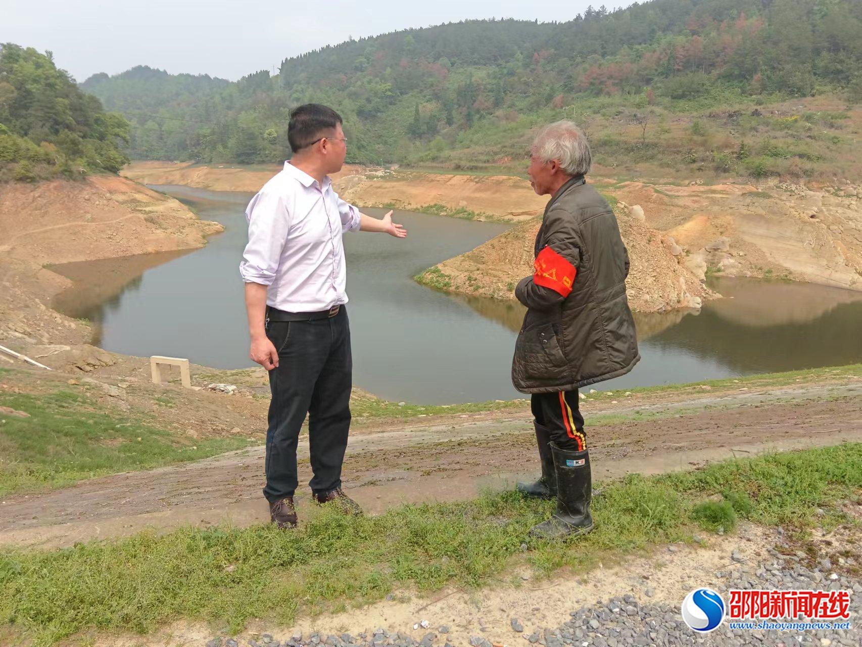 隆回县花门街道：书记化身“安全员” 巡河巡库保安全