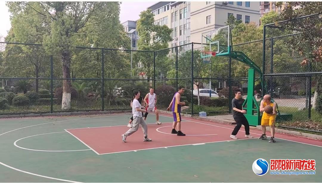 洞口县委党校：课堂学习悉心受教 课后活动丰富多彩
