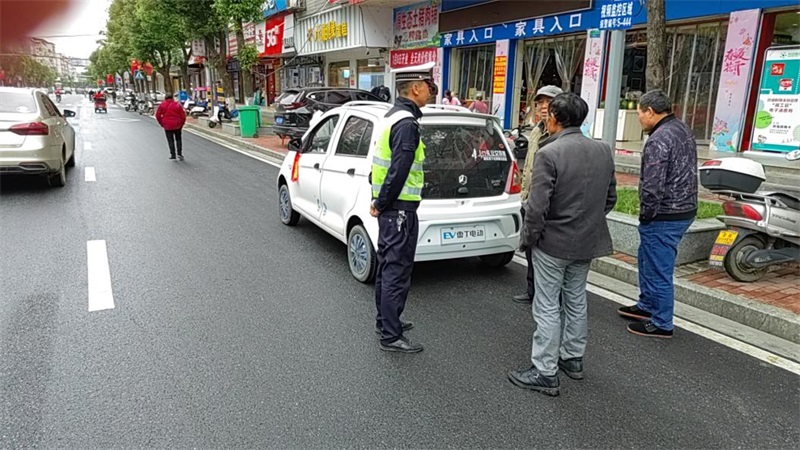 新宁公安交警开启“白加黑”“雷霆行动”严查各类交通违法行为