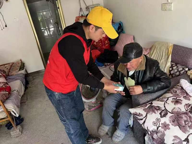 北塔区开展居家养老上门服务