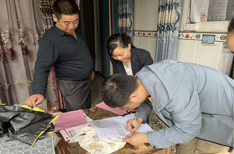 洞口县月溪镇组织开展经营性自建房安全“敲门行动”经营业态排查工作