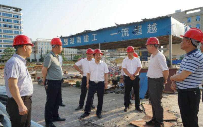 邵东市：李国军到邵东市中医医院调研