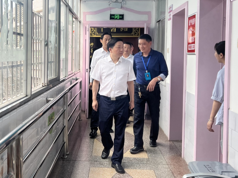 邵东市：李国军深入邵东市妇幼保健计划生育服务中心调研指导
