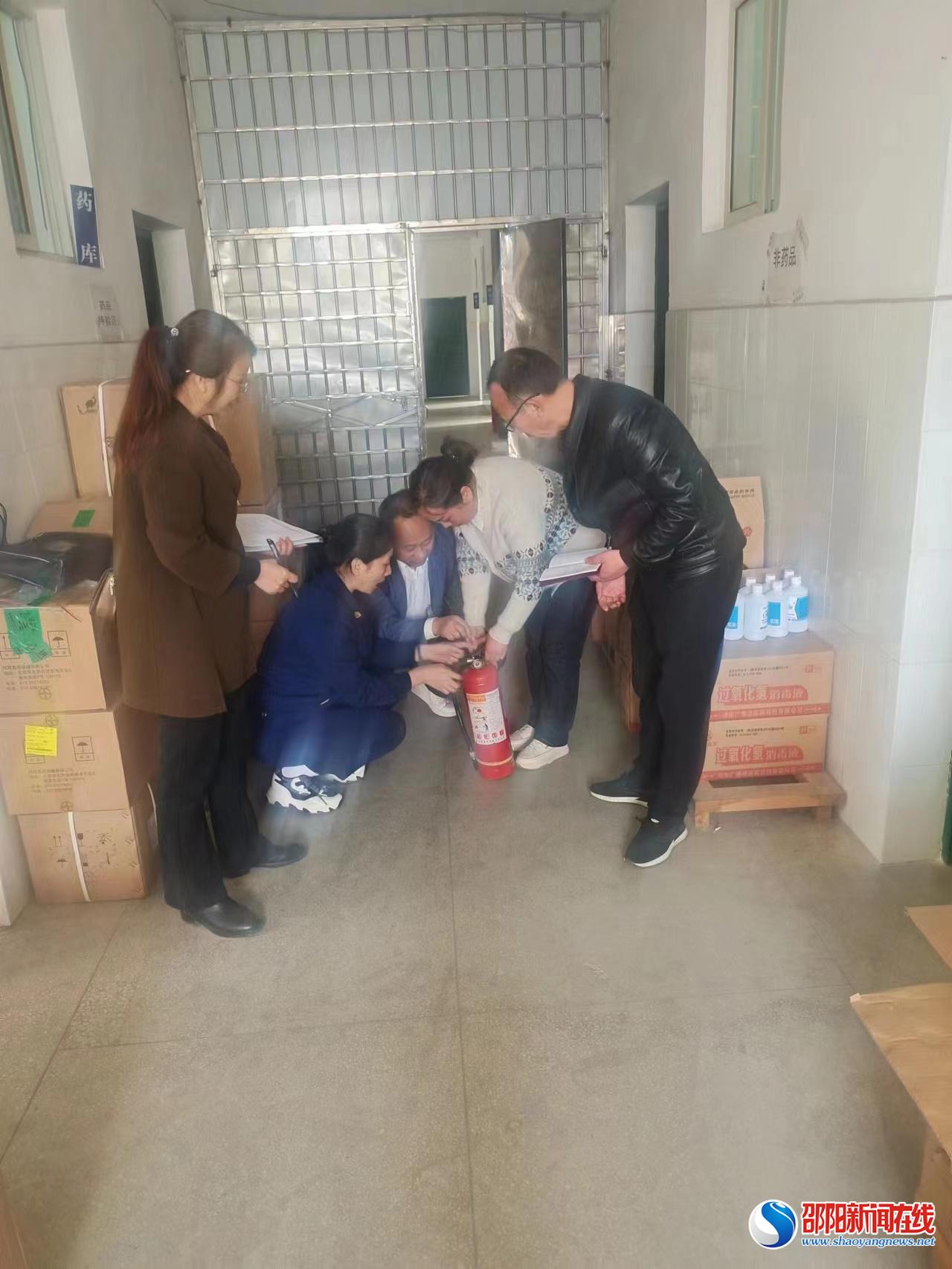 洞口县卫生健康局联合洞口县消防救援大队开展消防安全检查