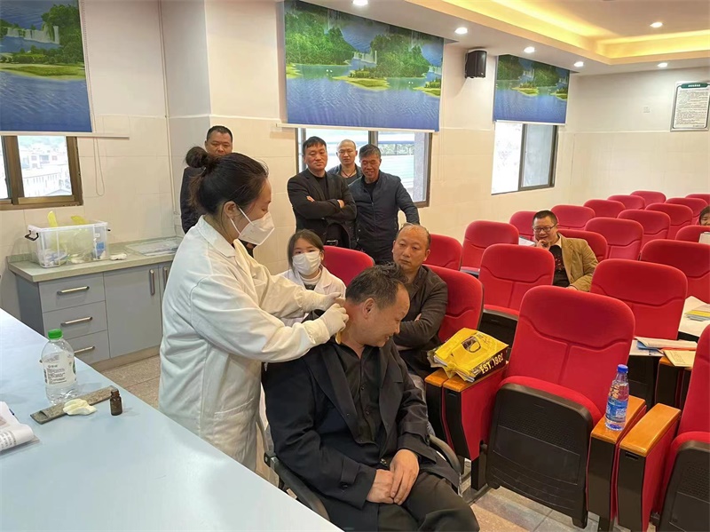 新宁县水庙镇中心卫生院：传承中医文化开展中医药适宜技术培训