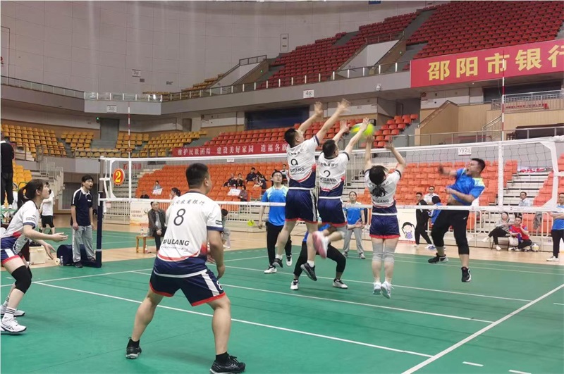 激情飞扬 点燃全场——武冈农商银行气排球比赛荣获三等奖