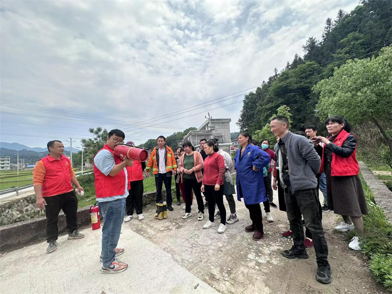 隆回县高平镇组织工贸企业开展应急救援演练