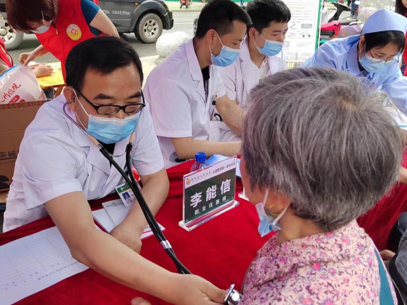 邵阳县人民医院开展“世界高血压日”大型健康义诊活动