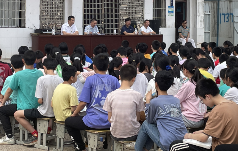 邵东市火厂坪镇开展反诈教育进校园宣讲活动