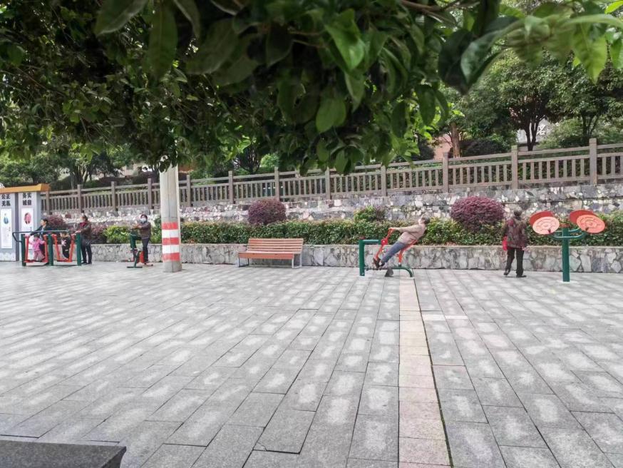 邵阳县：加强社区体育设施建设，助力创城工作