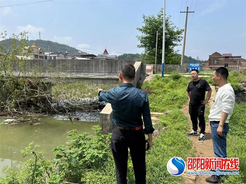新邵县雀塘镇：巡河治河守护清水绿岸